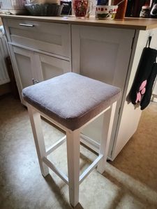 Holzhocker Barhocker mit verschiedenen Polsterfarben 60 cm hoch Kiefer weiß V-90.71-44WP Kunden-Foto 1