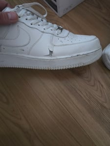 Compra las zapatillas Nike Air Force 1 '07 blancas en Kicksshop. Zapatillas deportivas icónicas para hombre, de color blanco, con un diseño clásico y una amortiguación Nike Air que proporciona comodidad. Foto del cliente 16