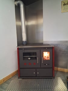 Kaminofen mit Backfach und Herdplatte Practik Lux Holzofen 9,5 kW Kamin Ofen Dauerbrandofen Werkstattofen Schwedenofen Hüttenofen Heizofen Kunden-Foto 1
