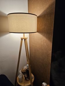 Puluomis 3 Ebene Stehlampe Stehleuchte Standleuchte standlampe Bodenlampe, E27 Innenbeleuchtung für Schlafzimmer Wohnzimmer Holz Regal Schwarz 160cm Kunden-Foto 6