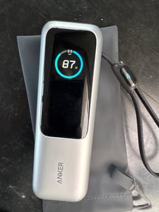 Powerbank Anker da 25000 mAh, 165 W con cavo USB-C, color argento Foto del cliente 1