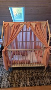 Baby-Delux Hausbett Kinderbett Gitterbett weiß 60x120 Beißschienen Matratze Bett Set Waffelpique Musselin Rosa Kunden-Foto 1