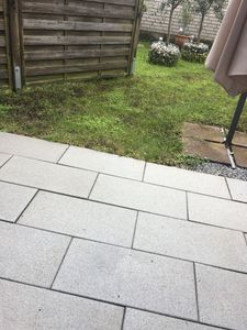 Neudorff RasenDünger Moos- & UnkrautStopp 2,5 kg für 50 m² - Extra Eisen für dichten Rasen, feine Körnung, kein Vertikutieren, tierfreundlich Kunden-Foto 1