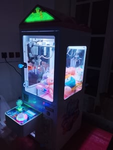 SucceBuy-Greifautomat, 0 – 80 mm Kieferdurchmesser, 0 – 130 mm Kieferheben, Arcade-Spiel mit Lichtern und Ton, ideal für Kinder und Erwachsene, lustiger Preisgreifer Kunden-Foto 1