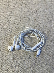 Kabelkopfhörer Lightning / Typ C / 3,5 Klinke Aux In-Ear mit Mikrofon & Lautstärketasten – Klinke / 3.5 Aux Kunden-Foto 5