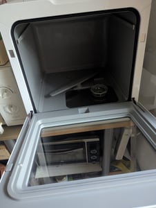 BlitzHome BH-4-CDW Kompakte Tischspülmaschine 5L Wassertank 8 Programme, APP-Steuerung, 360° Sprüharme, Heißlufttrocknung, Kindersicherung, EU-Stecker Kunden-Foto 2