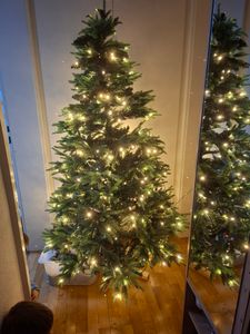 JOIEYOU Kunstkerstboom, 180 cm, met groene PVC-punten en groene PE-punten, kerstboom met houten voet en warmwitte LED-verlichting, geschikt voor Kerstmis, Halloween en bruiloften (zonder sneeuweffect) Klantenfoto 1