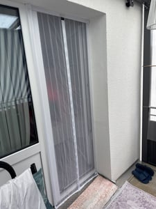 Sekey 70x200cm Magnet Fliegengitter Tür Vorhang für Holz, Eisen, Aluminium Türen und Balkon. Einfache Installation Schwarz Kunden-Foto 10