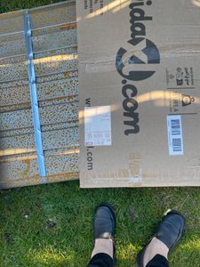 Mangel wahre Rost Flecken nach den Regen  ich kann sie nicht gebrauchen sehr ärgerlich so viel Zeit verschwendet zum aufbauen und dann das wie schicke ich es zurück zum gluck habe ich das andere Paket nicht aufgemacht 