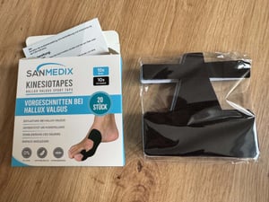 SANMEDIX Hallux Valgus Tape – 20 vorgeschnittene Kinesiologie-Tapes, Blau & Schwarz Kunden-Foto 1