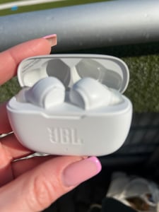 Jbl Wave 200 Kabellose Tws-Kopfhörer - Weiß Kunden-Foto 4