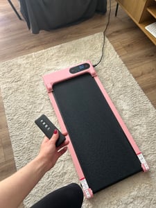 Laufband mit 7 % Steigung – 3-in-1-Laufbänder bis 130 kg – 1–8 km/h einstellbar – Lauffläche 38,5 x 90 cm – Schwarz Kunden-Foto 11