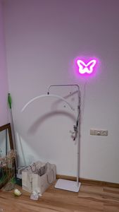 Andoer HD-M6X 36W podlahové LED video světlo Half Moon Filling Light 3200K-5600K stmívatelné s 180cm/ 70,9in kovovým stojanem na světlo držák telefonu dálkové ovládání pro kosmetický salon make-up živé vysílání noční světlo Fotografie od zákazníka č. 2