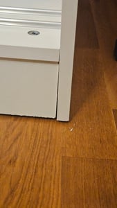 Schwebetürenschrank Kleiderschrank Schrank 203cm Weiß/Weiß semigloss mit Spiegel und Zierleisten Pola 35 Kunden-Foto 6