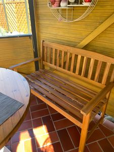 COSTWAY Zahradní lavice z akátového dřeva, lavice z masivního dřeva do 360 kg, lavice 2místná lavice na terasu, parková lavice na terasu, balkon, zahradu Fotografie od zákazníka č. 1