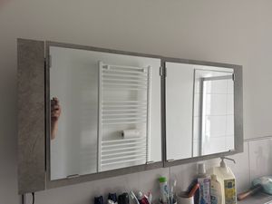 vidaXL LED-Bad-Spiegelschrank Weiß 60x12x45 cm Acryl Kunden-Foto 1