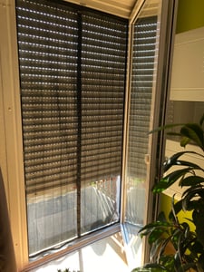 Sekey 110 x 210 cm Rideau magnétique de porte moustiquaire pour portes en bois, fer, aluminium et balcon. Facile à installer Blanc Photo du client 2
