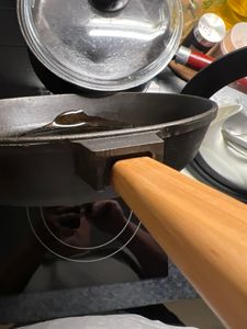 Ø20cm Pfanne aus Gusseisen mit Holzgriff abschraubbar 35mm hoch Gusseisenpfanne Bratpfanne Steakpfannen Cast Iron Induktion Kunden-Foto 1