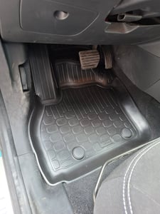 NORM Liners | Gumové koberce se zvýšeným okrajem pro Fiat 500L 2012- Fotografie od zákazníka č. 1