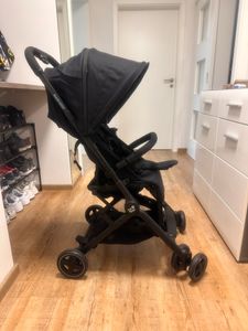 Maxi-Cosi Lara2 Baby Kinderwagen, 0-4 Jahre, 0-22 kg, kompakter Buggy, federleichter, 3 Liegepositionen, flache Liegeposition, Essential Black Kunden-Foto 1