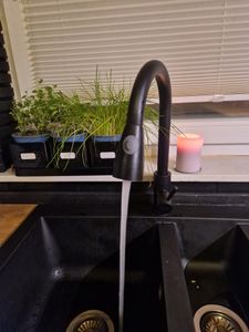 Wasserhahn Küche 360° Küchenarmatur mit Ausziehbarer Brause Spültischarmatur aus Edelstahl Mischbatterie Küche mit Dual-Spülbrause, Schwarz Kunden-Foto 2