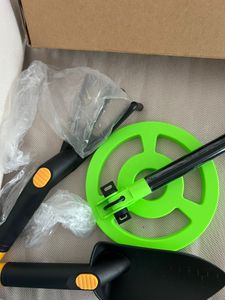 LZQ Detský detektor kovov červený - nastaviteľný hľadač pokladov s vodotesnou 16,5 cm vyhľadávacou cievkou, LCD displejom, zvukovým signálom, vrátane lopaty a tašky na prenášanie Fotografia od zákazníka č. 1
