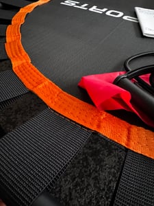 CITYSPORTS: TRAMPOLINO FITNESS, Mini-trampolino con maniglia di supporto, regolabile in altezza (3 posizioni), diametro 130 cm, esagonale, 42 elastici, portata massima 100 kg, non pieghevole Foto del cliente 4