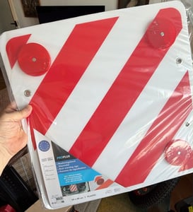 Heckwarnschild aus Kunststoff 50x50cm mit Reflektoren Kunden-Foto 1