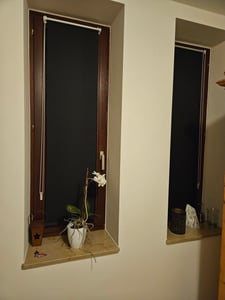 Verdunkelungsrollo 40cm Thermo Klemmrollo Rollo Verdunklung blickdicht stufenlos, Farbe:Schwarz Kunden-Foto 1
