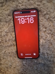 Apple iPhone 16 (512GB) ultramarin Kunden-Foto 1