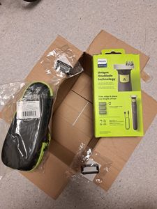 Philips OneBlade QP2724/10 + custodia + 2 accessori per il corpo Foto del cliente 3