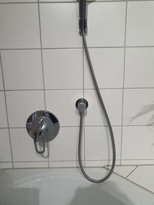 Engelbach® plastová sprchová hadice 150 cm - Sprchová hadice se standardním připojením - Ohebná a testovaná na pitnou vodu | Vyrobeno v Německu Fotografie od zákazníka č. 1