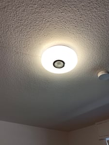 40W Musik LED Deckenleuchte mit Bluetooth Lautsprecher, 30cm RGB Deckenlampe mit Fernbedienung und APP, für Schlafzimmer Wohnzimmer Badezimmer Kunden-Foto 2