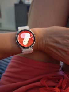 Samsung Galaxy Watch7 (44 mm, Bluetooth), 3,81 cm (1.5"), AMOLED, Touchscreen, WLAN, GPS, 33,8 g Kunden-Foto 5