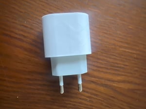USB-C Ladegerät 20W + 2m iPhone USB-C Ladekabel –  Schnellladegerät mit gesleevtem Ladekabel für iPhone 15 bis 17 Pro Max, iPad & AirPods Kunden-Foto 1