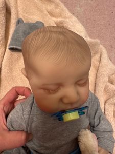 19 pouces Baby doll Baby doll fait main en silicone garçon, tout le corps en silicone Photo du client 3
