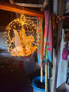 Závěsná světelná koule pro venkovní použití 40 cm s časovačem a síťovou zástrčkou - 240 LED - Zahradní dekorativní světlo extra teplá bílá osvětlené drátem Fotografie od zákazníka č. 3