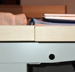 Schreibtisch 140 x 70 cm, Elektrisch höhenverstellbarer Schreibtisch, mit Memory-Funktion und Anti-Kollisions Technologie Schnelles laden USB/Typ C Kunden-Foto 16