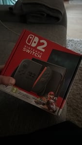 Nintendo Switch 2-Konsolen + Mario Kart World Kunden-Foto 2