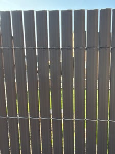 ECD Germany Tappeto privacy in PVC 140x600 cm, antracite, resistente ai raggi UV, impermeabile Foto del cliente 2