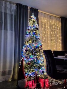 Yorbay 210cm Künstlicher Weihnachtsbaum Slim mit Beleuchtung LED Tannenbaum für Weihnachten-Dekoration, Schneebeflockt, Schmal, Weiß Kunden-Foto 2