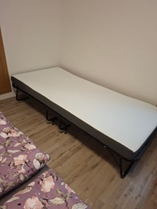 Jayseuw 90x200cm letto per ospiti pieghevole fino a 150kg, con materasso e copertura protettiva, su ruote Foto del cliente 1