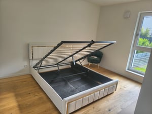 Polsterbett 160x200cm mit Stauraum und Lattenrost, Doppelbett mit Rückenlehne, Vergoldetem Rand Doppelbett Ehebett Funktionsbett aus Samt, Beige Kunden-Foto 2