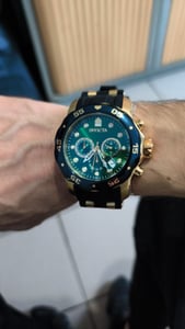 Invicta Pro Diver - SCUBA 17886. Reloj para hombre. Movimiento de cuarzo. Acero inoxidable con esfera verde. 48 mm Foto del cliente 1