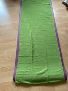 Yoga Handtuch Yogadecke, Rutschfest, Schnelltrocknend 185x62cm (Lila), XXL Decke für Sport, Strand, Picknick und Reise aus Microfaser, Tuch, Pilates Kunden-Foto 1