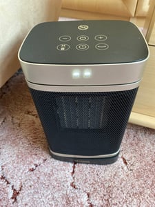 Grzejnik elektryczny, energooszczędny, urządzenie grzewcze ceramiczne, funkcja oscylacji, timer, pilot zdalnego sterowania, kompaktowy, 1500 W, termostat, zabezpieczenie przed przegrzaniem Zdjęcie produktu od klienta nr 1
