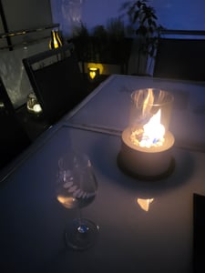 Firell® Tischkamin VERVE aus schwarzem Beton – Bioethanol Kamin Indoor & Outdoor – Extra lang Brenndauer – Ethanol Tischfeuer für Innen & Außen Kunden-Foto 2