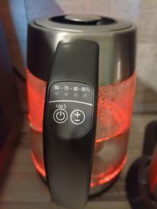 Aigostar Wasserkocher mit Temperatureinstellung 1.7L Glas mit LED 2200W, 2 in 1 Teekocher, Edelstahl Teesieb, 60-100℃ Wahl, 120 Min Warmhaltefunktion Kunden-Foto 6