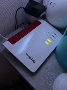 AVM FRITZ!Box 7530 AX WI-FI 6 DSL-Router (DSL/VDSL,1.800 MBit/s (5GHz)&600 MBit/s (2,4 GHz),bis zu 300 MBit/s mit VDSL-Supervectoring 35b,WLAN Mesh) Kunden-Foto 1