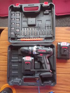 21V-Elektrobohrer-Set mit 2 1500-mAh-Akkus und einem Ladegerät, 2 Geschwindigkeiten, 3-in-1-Arbeitsmodus, 28 Zubehörteile, geeignet für Hofrenovierung Kunden-Foto 1